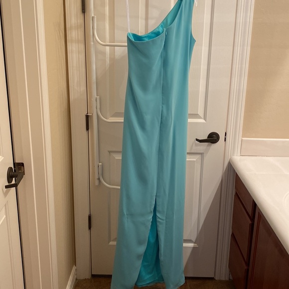 One shoulder evening dress - Picture 2 of 3